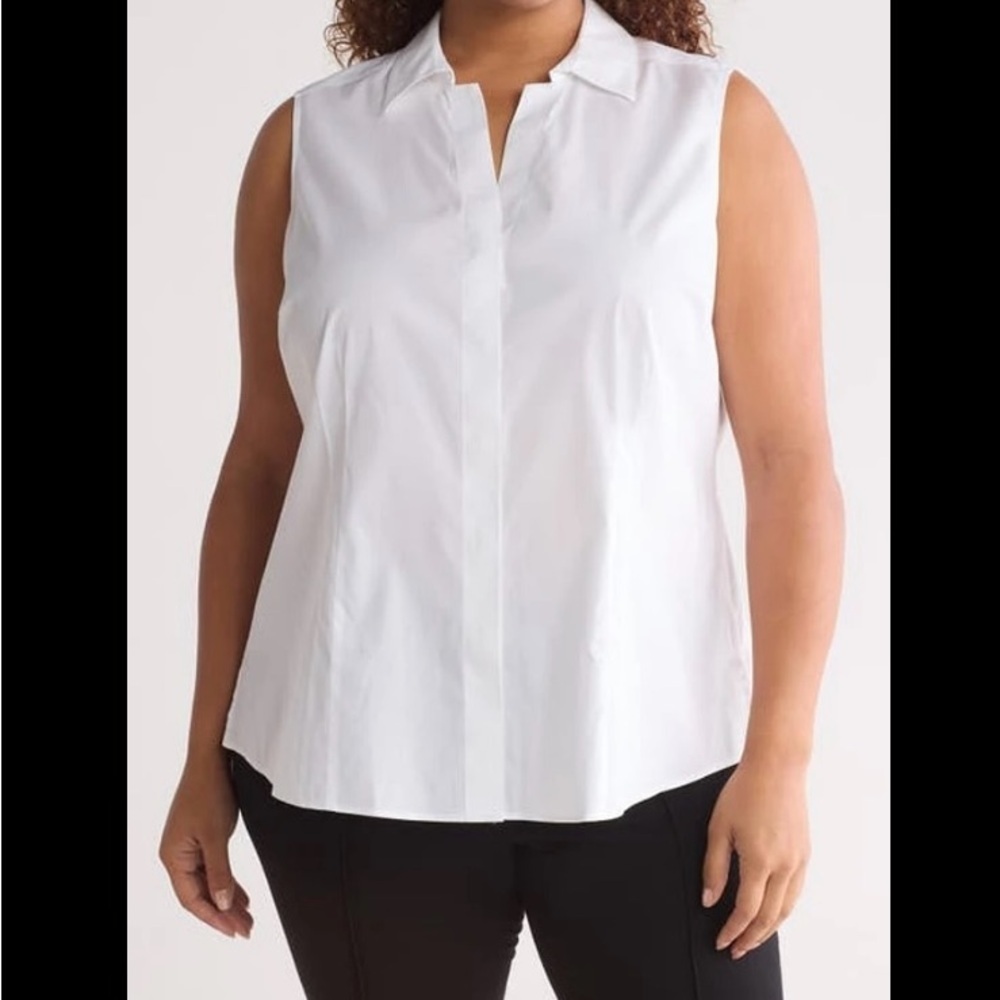 Elegant Blouse with Flowy Sleeves and Lace Accents